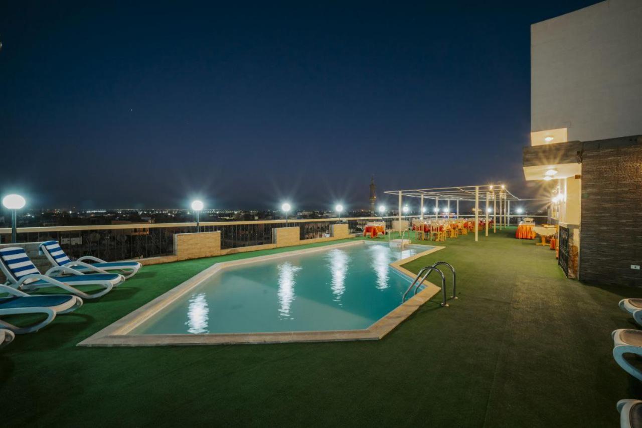 Queens Valley Hotel Luxor Exterior foto