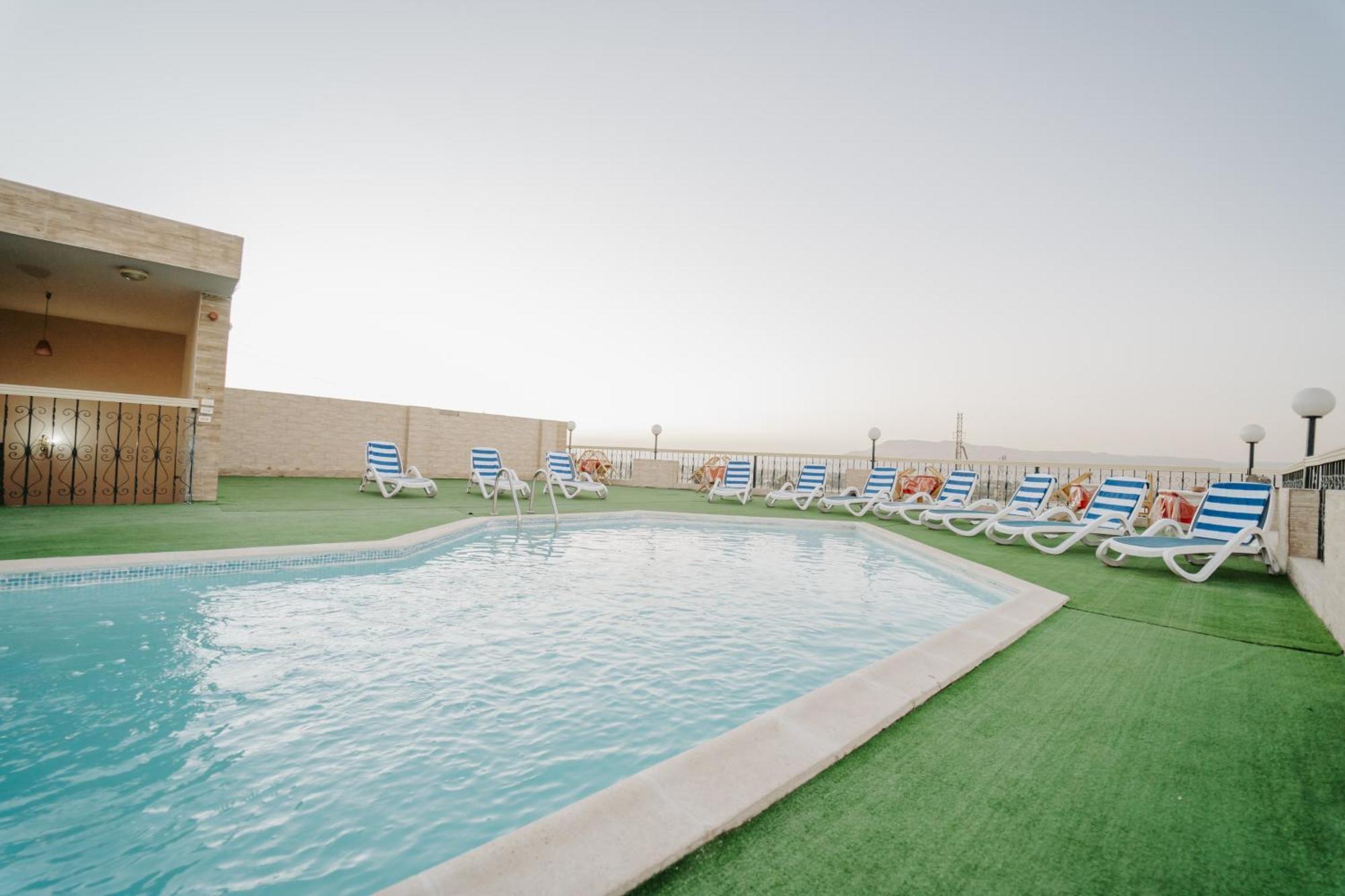Queens Valley Hotel Luxor Exterior foto