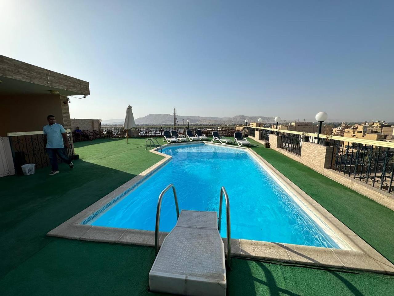 Queens Valley Hotel Luxor Exterior foto