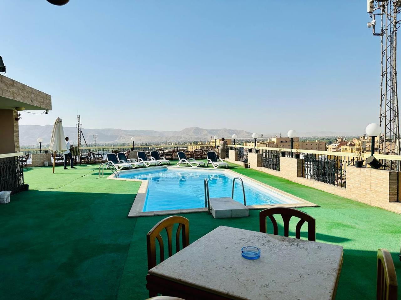 Queens Valley Hotel Luxor Exterior foto