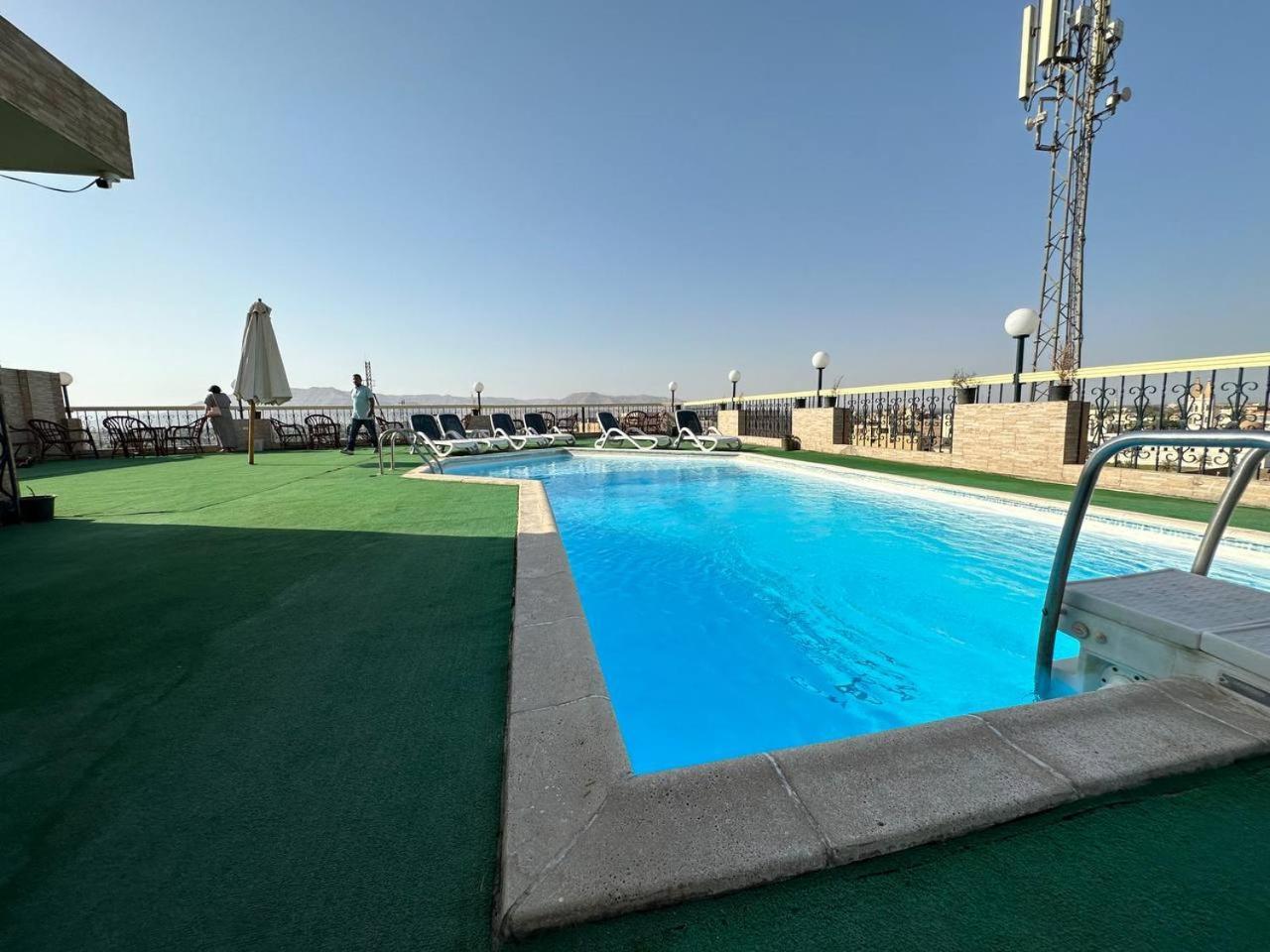 Queens Valley Hotel Luxor Exterior foto